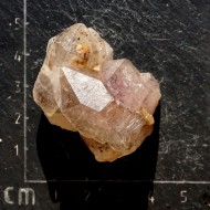 Křišťál s epidotem a lepidokrocitem (814)