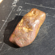 Meteorit surový