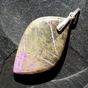 Atlantasit přívěsek