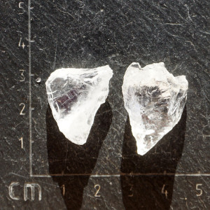 Azeztulit surový (452)