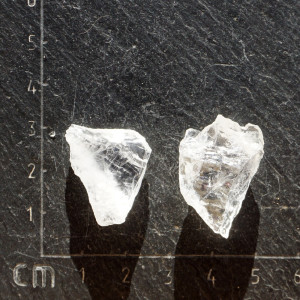 Azeztulit surový (452)