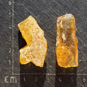 Jantar surový (467)