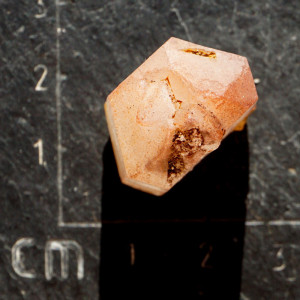 Křišťál s lepidokrocitem