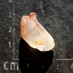 Křišťál s lepidokrocitem