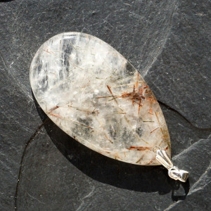 Křišťál s verdelitem přívěsek