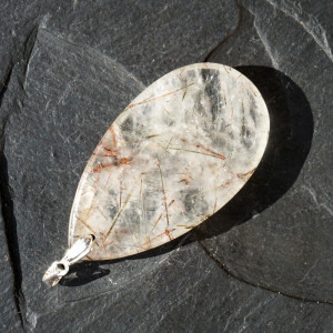 Křišťál s verdelitem přívěsek