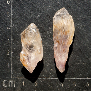 Kakoxenit surový (373)